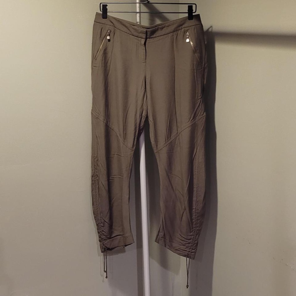W By Worth Capri Pant Tapered Leg Adjustable Ankle, Women's Size 10, Khaki Green